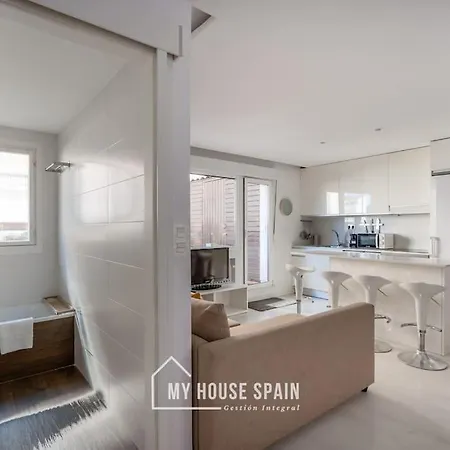 Myhousespain - Piso Con Terraza En El Centro 아파트 기욘